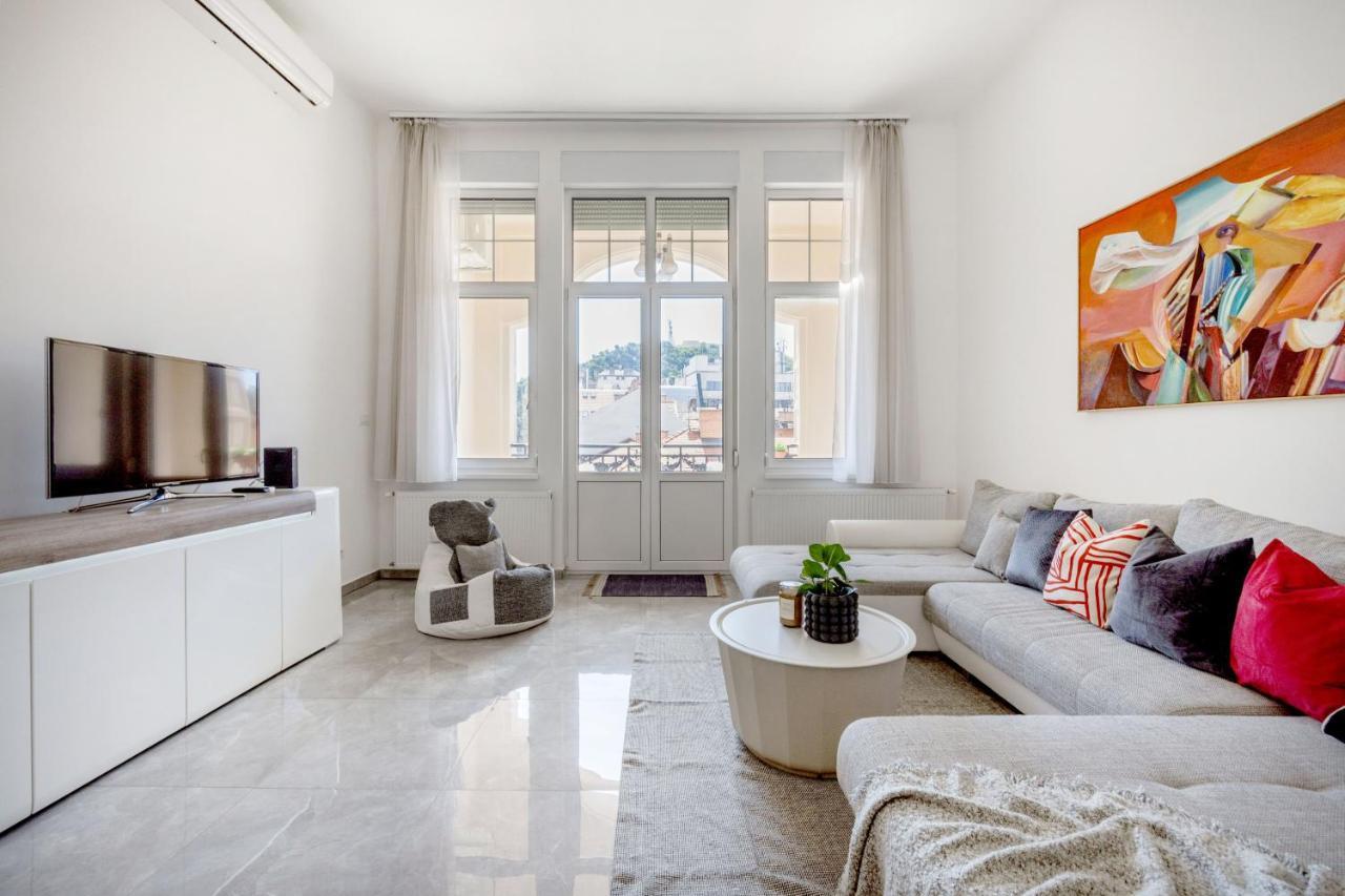 Skyline Serenity Retreat @Vaci Most Famous Street Budapest Ngoại thất bức ảnh