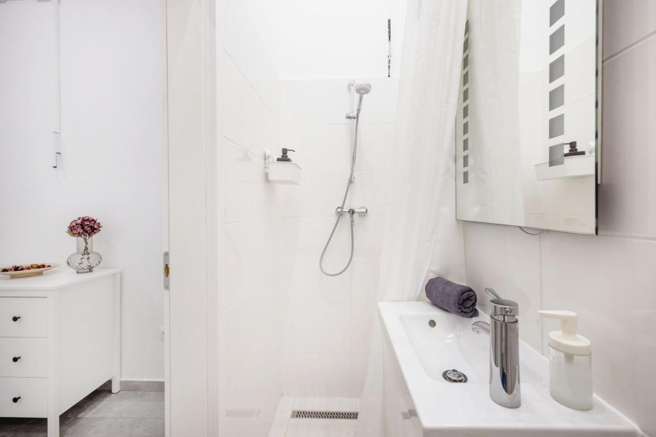 Skyline Serenity Retreat @Vaci Most Famous Street Budapest Ngoại thất bức ảnh