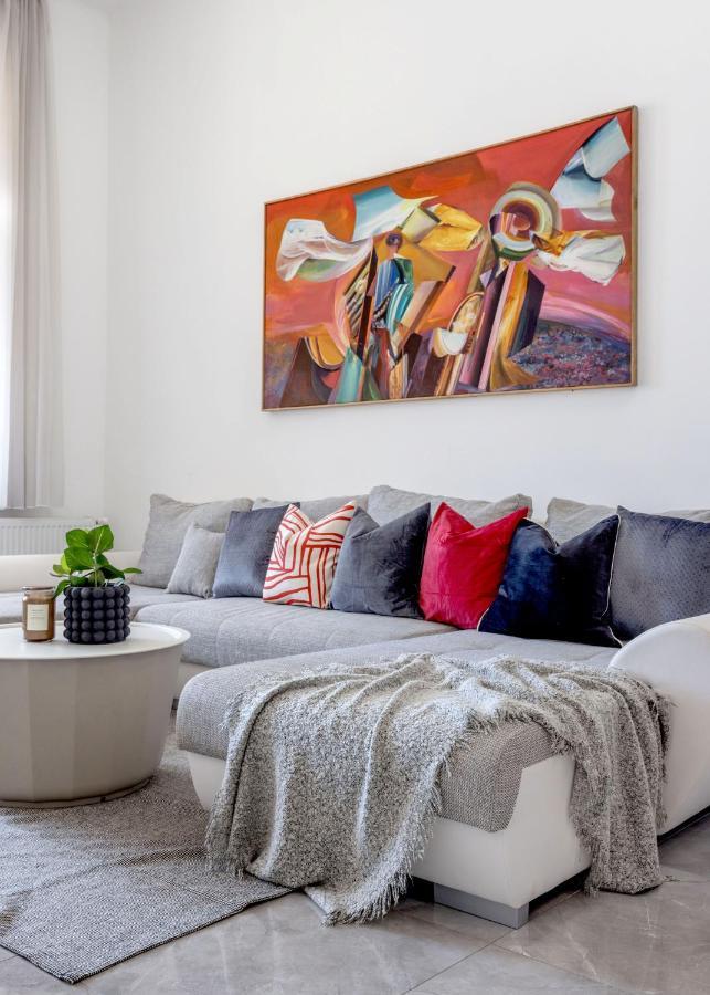 Skyline Serenity Retreat @Vaci Most Famous Street Budapest Ngoại thất bức ảnh
